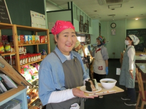 移動駄菓子屋・子ども食堂運営「だがしや　あめちゃん」代表畑中由美子さん－印西市